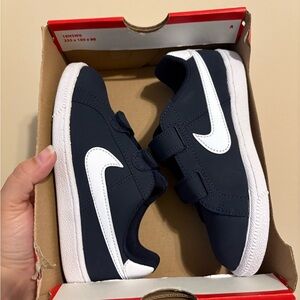 Nike Boys Court Royale Navy Sneakers Size 13.5